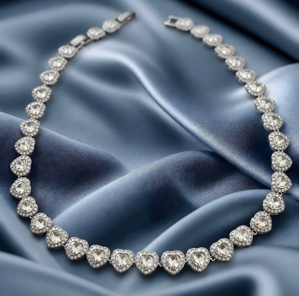 Ariana’s Love Neckpiece