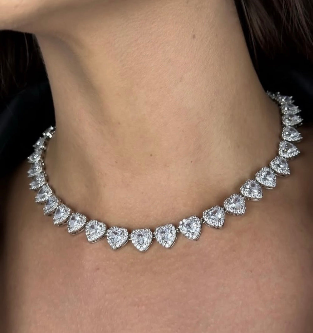 Ariana’s Love Neckpiece