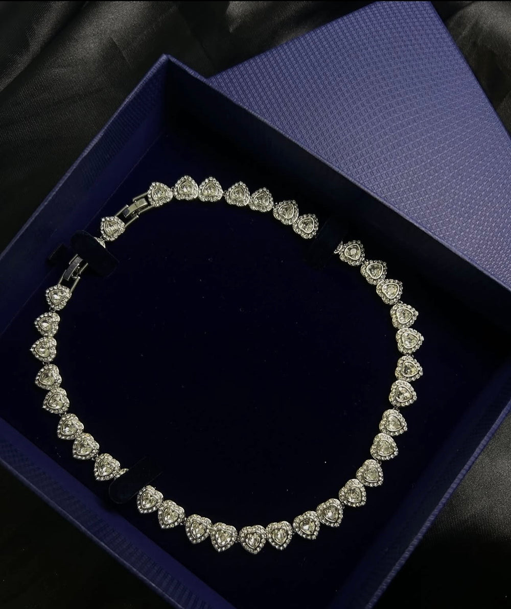 Ariana’s Love Neckpiece